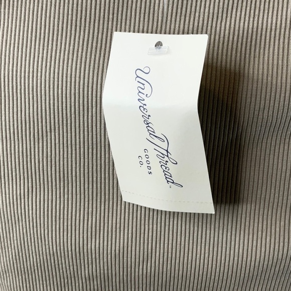 Universal Thread Beige Ribbed Long Sleeve
Top Various Sizes - Picture 6 of 8